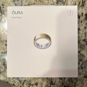 NEW UNOPENED size 7 Oura Ring 4. Gold